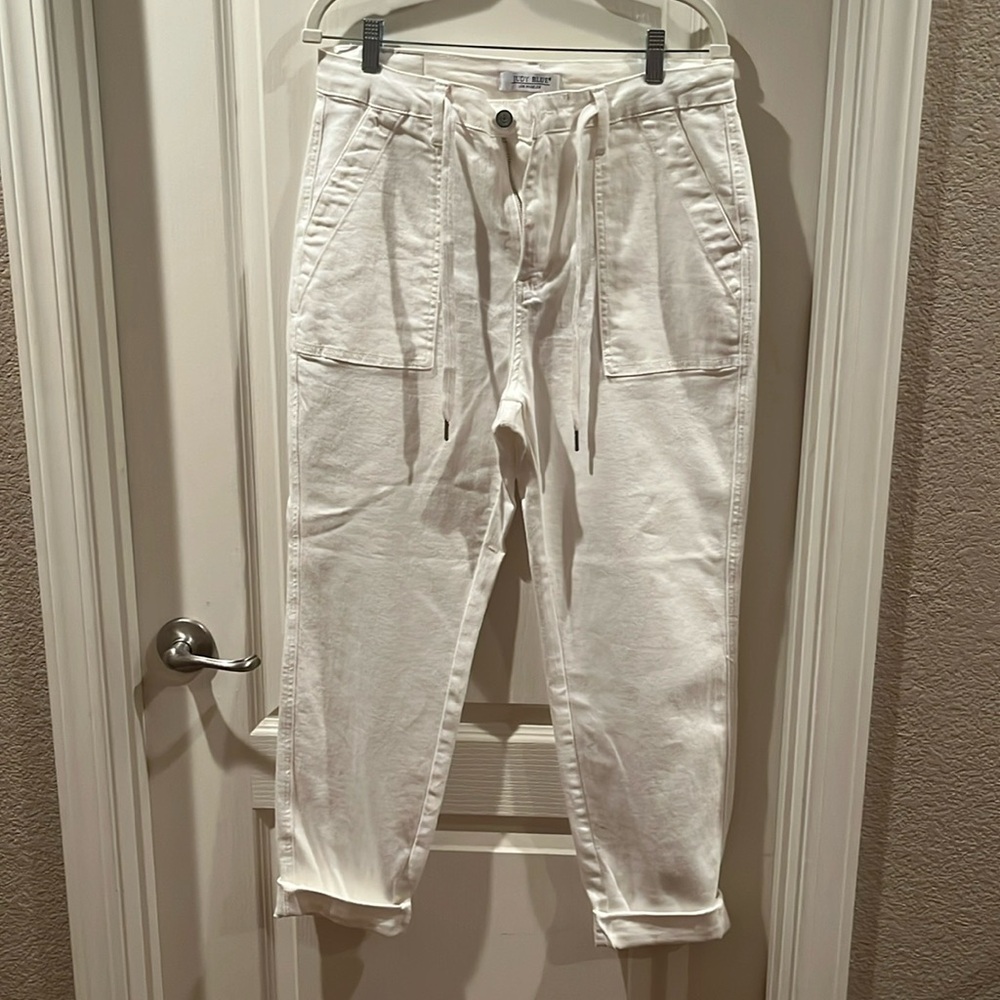 Women’s white Judy blue EUC trouser style jeans with drawstring